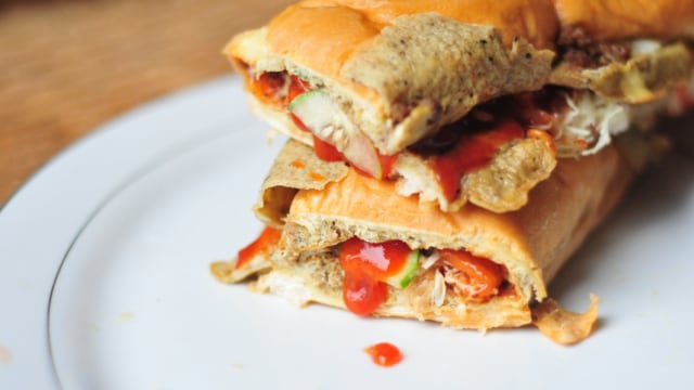 Ilustrasi roti John rumahan untuk sarapan keluarga atau bekal sekolah anak (Foto: Shuttertock)