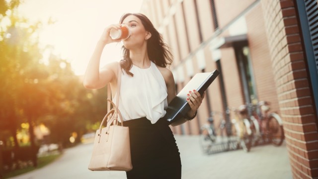 Ilustrasi berangkat kerja. Foto: Shutterstock