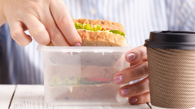 Ilustrasi bekal makanan. Foto: Shutterstock
