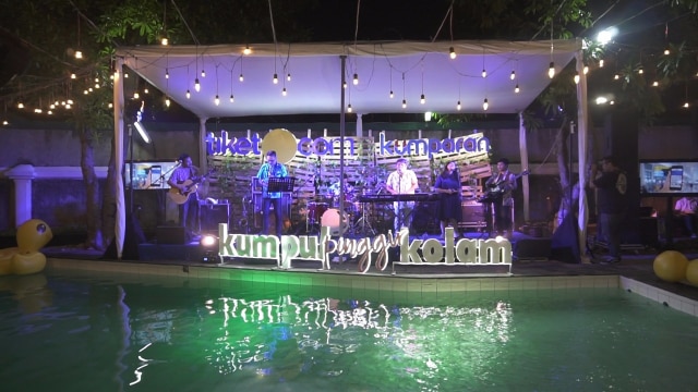 Kumpul Pinggir Kolam  (Foto: kumparan)