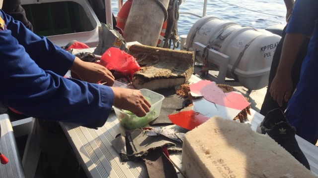 Puing-puing pesawat Lion Air JT-610, Senin (29/10/2018). (Foto: Reki Febrian/kumparan)