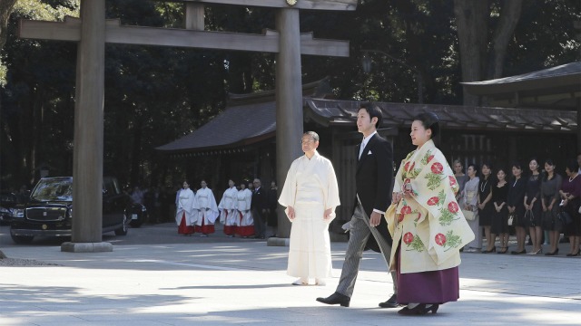 Pernikahan Putri Ayako di Jepang dengan seorang warga biasa. (Foto: REUTERS/KYODO)