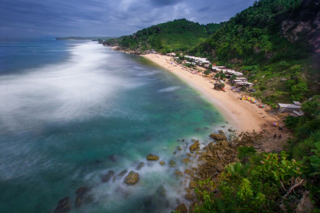 Lanskap Pantai Pok Tunggal, Yogyakarta (Foto: ShutterStock)