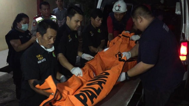 Kantung jenazah tiba di RS Polri Kramat Jati (Foto: Rafyq Panjaitan/kumparan)
