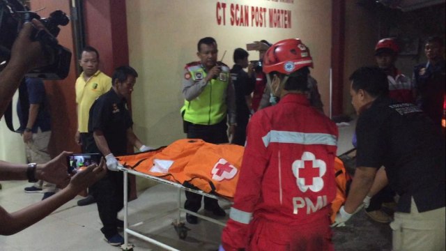 Kantung Jenazah ke-22 tiba di RS Polri (Foto: Rafyq Panjaitan/kumparan)