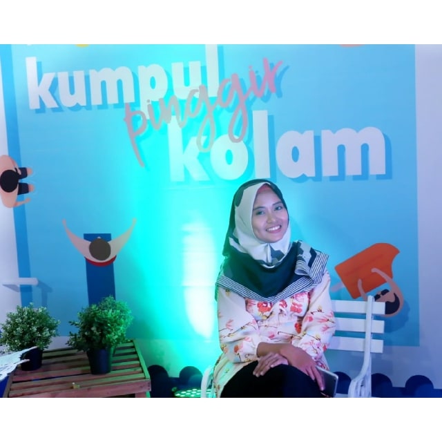 Tips merencanakan liburan ala Febrian di kumpul Pinggir Kolam  