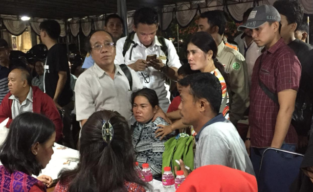 Dewi (38) keluarga Korban Kecelakaan Pesawat Lion Air datang dari Sibolga (Foto: Yuana Fatwalloh/kumparan)