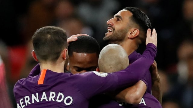 Para pemain Manchester City rayakan gol Riyad Mahrez. (Foto: REUTERS/David Klein)