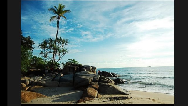 Pantai Pasir Padi (Foto: Wikimedia Commons)