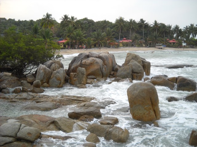 Pantai Parai Tenggiri (Foto: Wikimedia Commons)