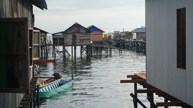 Suasana kampung nelayan Mahaling di Bontang, Kalimantan Timur  (Foto: Darin Atiandina/kumparan)