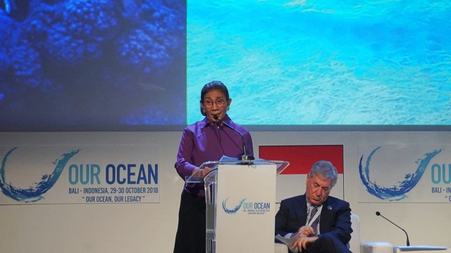 Menteri Susi Pudjiastuti berpidato di konferensi Our Ocean Conference 2018, Bali, Selasa (30/10/2018). (Foto: Abil Achmad Akbar/kumparan)