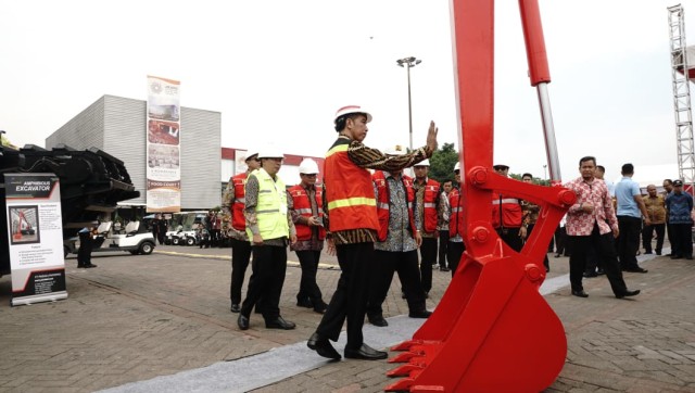 Presiden Jokowi di Sertifikasi Tenaga Kerja Kontruksi Indonesia sekaligus membuka Acara Kontruksi Indonesia dan Indonesia Infrastructure Week 2018 (Foto: Helmi Afandi/kumparan)