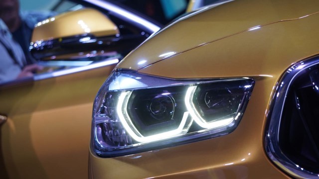 Bagian lampu First-Ever BMW X2. (Foto: Jamal Ramadhan/kumparan)