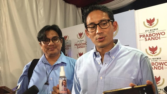 Sandiaga Uno usai Diskusi Rabu Ribu bertema ‘Ekonomi Ojok Loyo’ di Media Center Prabowo-Sandi, Jakarta Selatan. (Foto: Ferry Fadhlurrahman/kumparan)