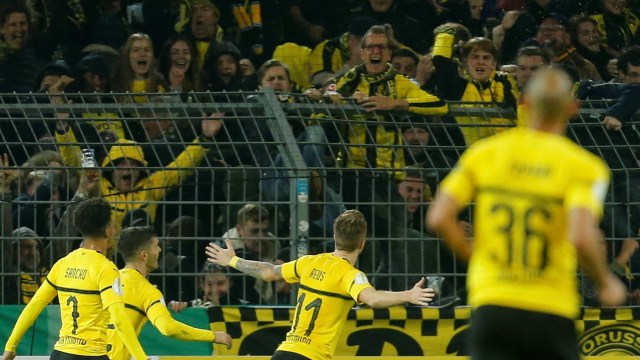 Selebrasi gol dari Marco Reus (Foto: REUTERS/Leon Kuegeler)