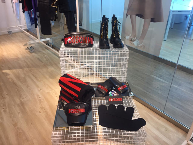 Kolaborasi Moschino x H&M (Foto: Gina Yustika Dimara/kumparan)
