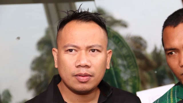 Vicky Prasetyo usai sidang di PA (Foto: Munady Widjaja)