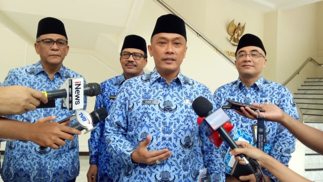 Ketua Korpri Zudan Arief (tengah) di Kantor Wapres. (Foto: Kevin Kurnianto/kumparan)