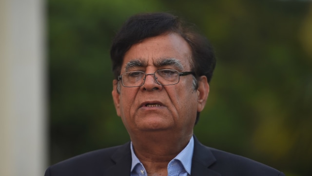 Pengacara pelaku penistaan agama di Pakistan Asia Bibi,  Saif-ul-Mulook (Foto: AFP/Farooq Naeem)