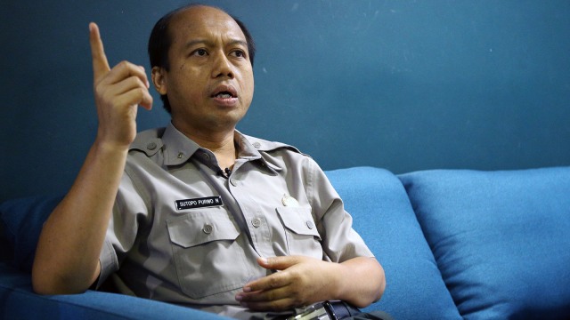 Kepala Pusat Data, Informasi dan Humas BNPB Sutopo Purwo Nugroho menjawab pertanyaan wartawan. (Foto: Aditia Noviansyah/kumparan)