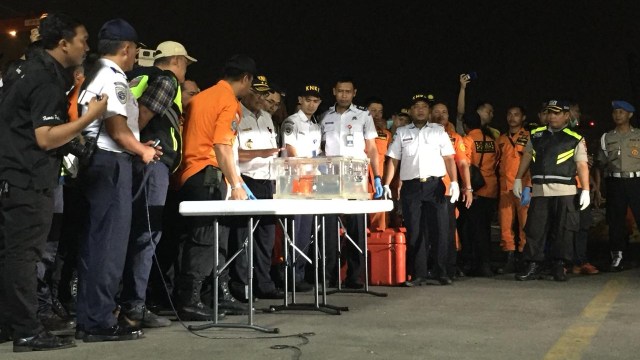 Black box dari Lion Air di JICT, Jakarta Utara. (Foto: Mirsan/kumparan)