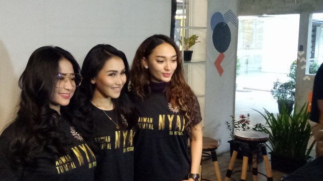 Zaskia Gotik, Ayu Ting Ting, Dewi Persik (Foto: Aria Pradana/kumparan)