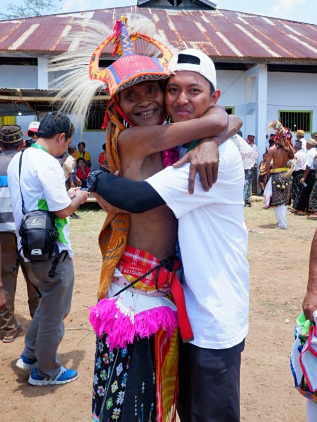 Tari Caci, Lambang Keperkasaan Suku Manggarai, NTT (3)