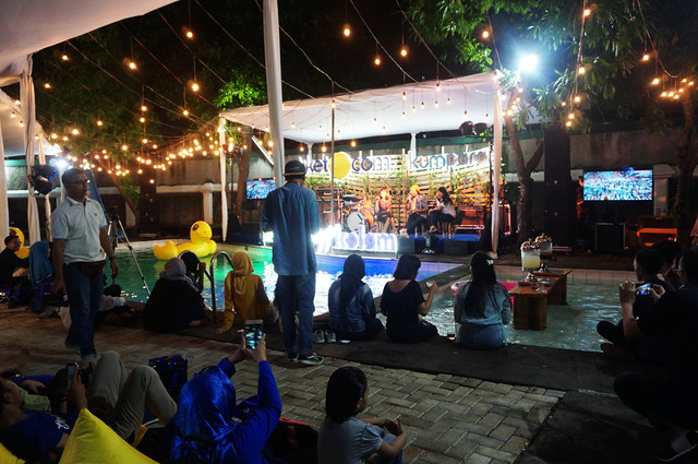 Kumpul Pinggir Kolam - Kumparan x Tiket.com