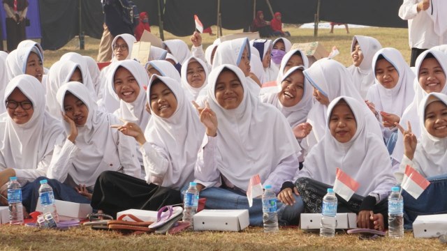 Santri mulai berdatangan memadati Pondok Pesantren Nurul Jadid, Probolinggo, Jawa Timur. (Foto: Fitra Andrianto/kumparan)