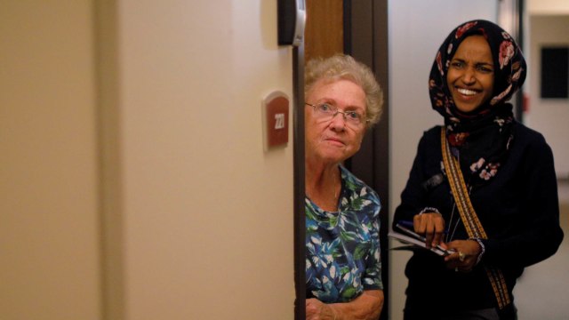 Ilhan Omar, calon legislatif AS. (Foto: REUTERS/Brian Snyder)