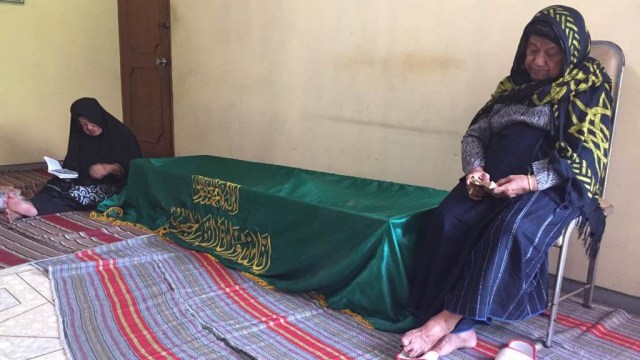 Suasana rumah keluarga mendiang Syachrul Anto Idrus, penyelam yang meninggal dalam evakuasi Lion Air. (Foto: Phasky S/kumparan)