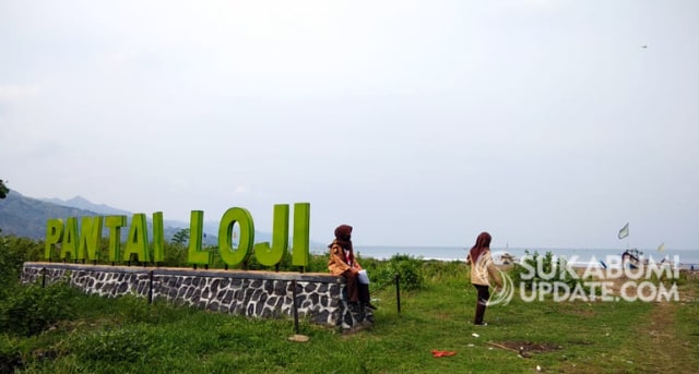 Pantai Loji Sukabumi, Tujuan Turis Asing Penghobi Surfing