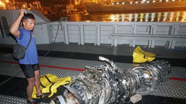 Mesin turbin Lion Air JT-610 tiba di JICT, Jakarta, Sabtu (3/11/2018). (Foto: Fanny Kusumawardhani/kumparan)