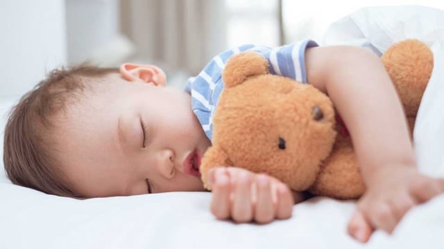 Kepala si Kecil Miring Sebelah?