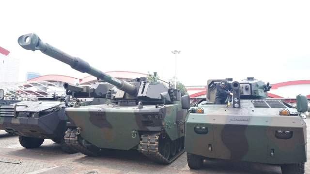Sejumlah alutsista akan dipamerkan di Indo Defence 2018 Expo & Forum di JIExpo Kemayoran, Jakarta. (Foto: Abil Achmad Akbar/kumparan)