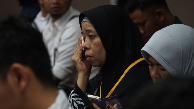 Keluarga korban Lion Air JT 610 di Hotel Ibis Cawang. (Foto: Fanny Kusumawardhani/kumparan)
