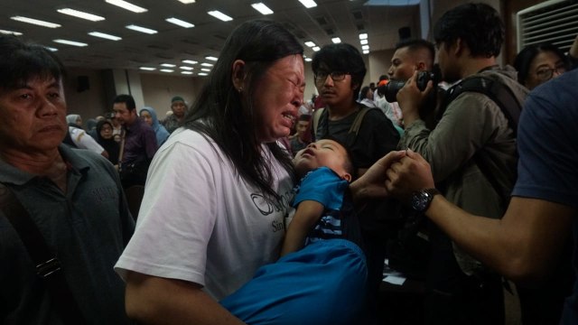 Keluarga korban Lion Air JT 610 di Hotel Ibis, Jakarta, Senin (5/11/2018). (Foto: Fanny Kusumawardhani/kumparan)