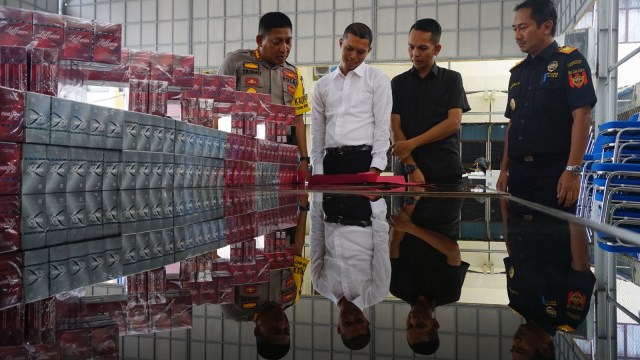 Rokok illegal merk Luffman yang diamankan Polresta Banda Aceh. (Foto: Zuhri Noviandi/kumparan)