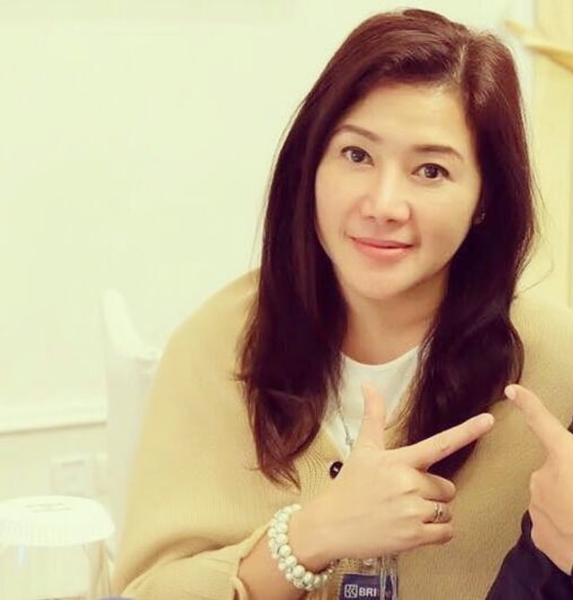 7 Potret Pinky Evianty, Kakak Maia Estianty yang Tak Kalah Cantik (3)