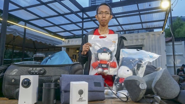 Anggota Mi Fans, Mohamad Ismail dengan koleksinya (Foto: Helmi Afandi Abdullah/kumparan)