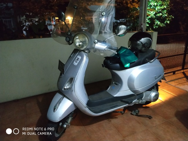 Hasil foto malam hari pakai Xiaomi Redmi Note 6 Pro. (Foto: Rangga Sanjaya/kumparan)