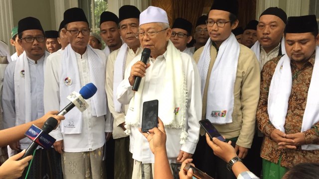 Deklarasi dukungan ulama dan pengurus NU se-Jakarta Barat di Kediaman Ma'ruf Amin di Jalan Situbondo, Jakarta Pusat. (Foto: Rafiq/kumparan)