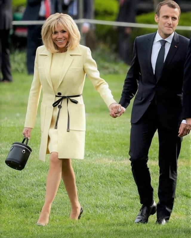 Penampilan Stylish dari Ibu Negara Prancis, Brigitte Macron. (Foto: Instagram/@brigittemacronnews)