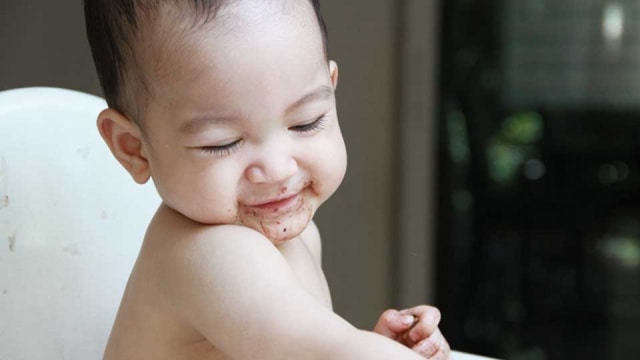 Kapan Bayi Boleh Makan Permen?
