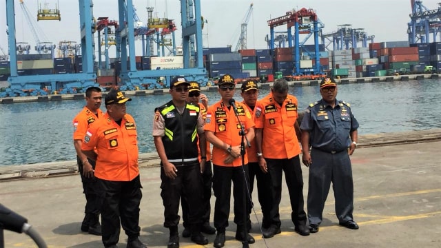 Kepala Basarnas Marsekal Madya M. Syaugi konferensi pers di posko evakuasi JICT 2, Tanjung Priok, Jakarta Utara. (Foto: Fachrul Irwinsyah/kumparan)