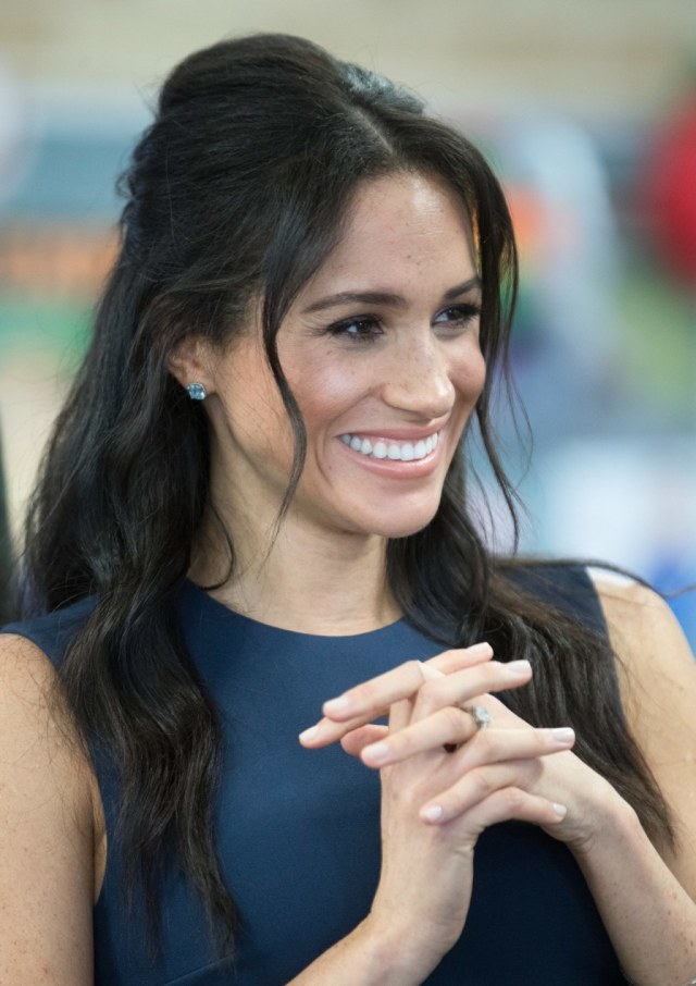 Punya Dahi Lebar? Contek 6 Gaya Rambut ala Meghan Markle (3)