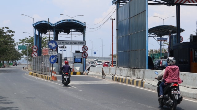 Gerbang Tol Suramadu (Foto: Phaksy Sukowati/kumparan)