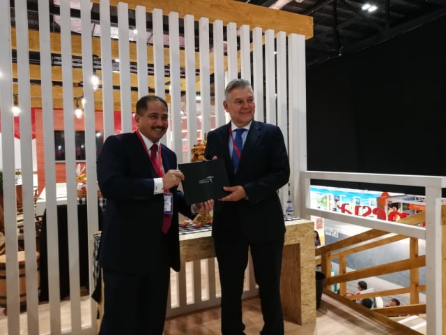 Menteri Pariwisata Indonesia, Arief Yahya (kiri) Bersama Delegasi UNWTO (kanan) (Foto: Kementerian Pariwisata)