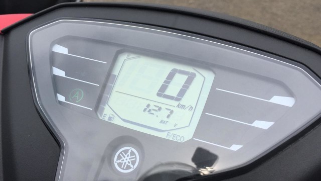 Panel instrumen full digital diaplikasikan pada Yamaha FreeGo. Foto: Aditya Pratama Niagara/kumparanOTO